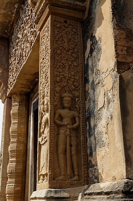 Prasat Sikhoraphum-MAR15-035